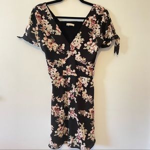 Abercrombie and Fitch Floral Sweetheart Tie Sleeve Dress Black Pink Size XS